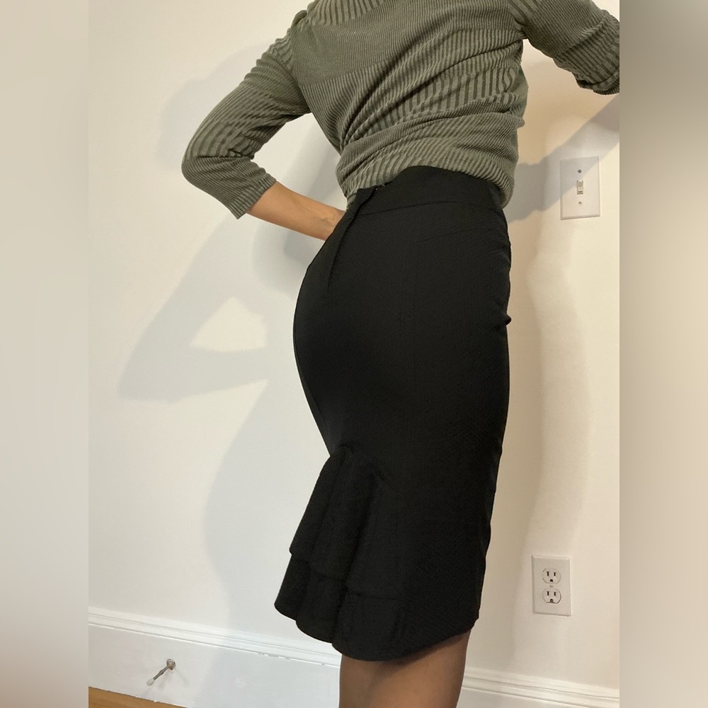 Black Ruffle Hem Pencil Skirt – Size S